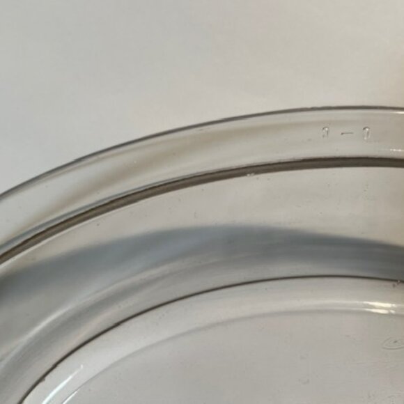 Antique Pyrex Small Oval Covered Casserole 1.5 Quart - First Back stamp Logo - Picture 12 of 13